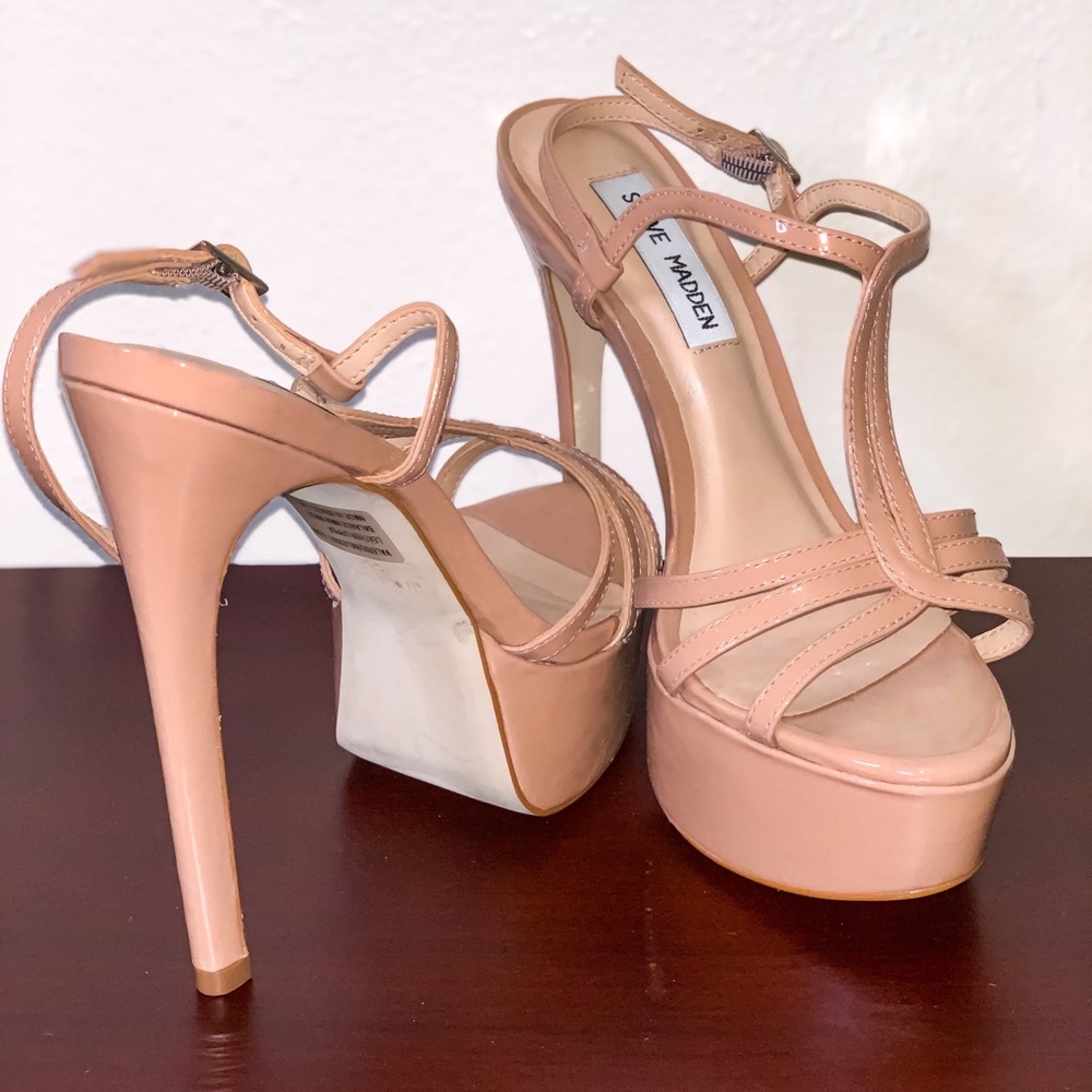Women’s beige heels Steve Madden